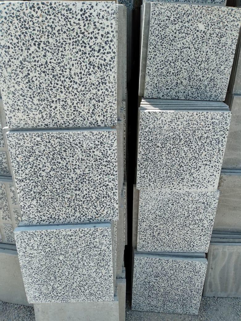 این مدل سایز ۴۰ در ۴۰ متری ۲۱۵ هزار تومان