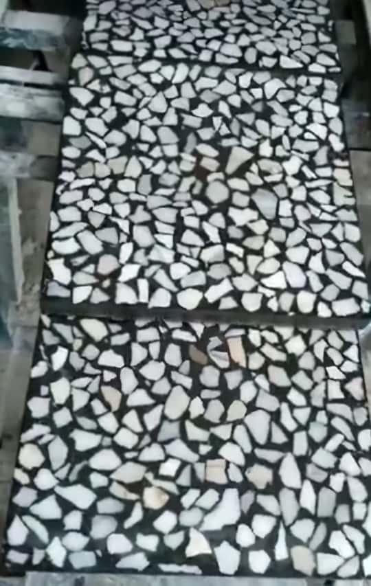 🚨سایز  ۳۰ در ۳۰ دودی 🚨تولید شده با پرس ۳۵۰  تن 🚨ضخامت ۲۳ میل به بالا  🚨ساب ۱۶ مرحله  🚨هر متر مربع ۲۱۵ هزار تومان